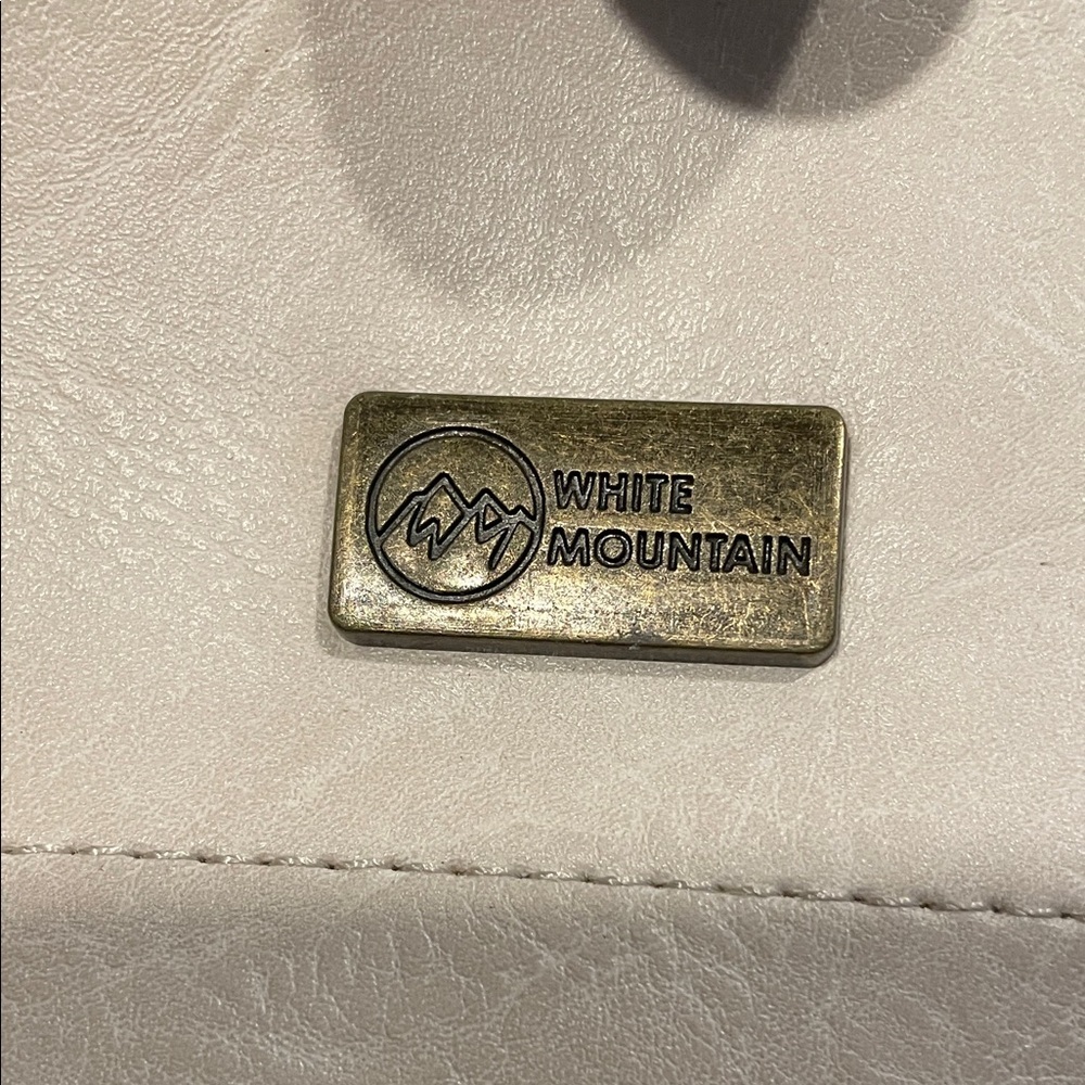 White Mountain Elegant White Shoulder Bag With Multiple Zipper Compartments NWOT - Picture 2 of 9